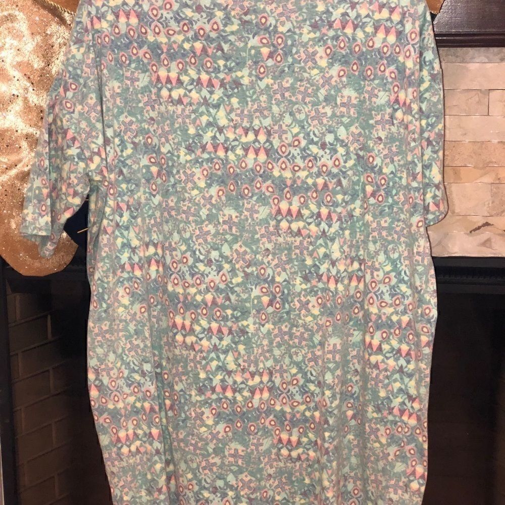 Lularoe Irma Green Print Tunic Shirt Size Small